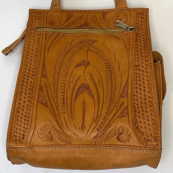 Vintage Hand-Tooled Leather Shoulder Messenger Bag | Butterscotch Brown 1970s - Picture 6 of 14